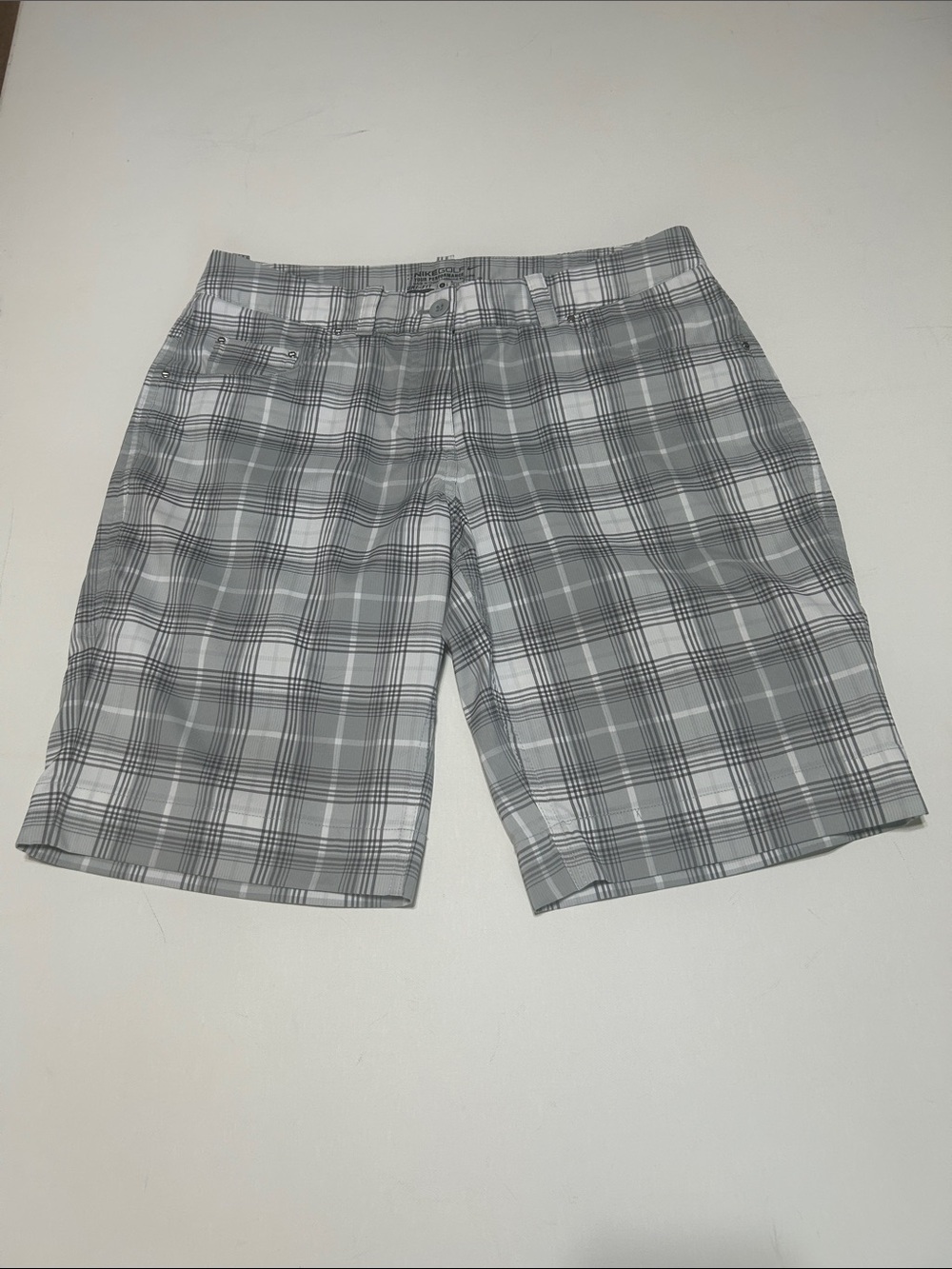 Nike Women’s Gray Plaid Golf Bermuda Shorts Dri Fit Sz6